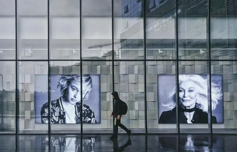 How to make a digital signage advertising network