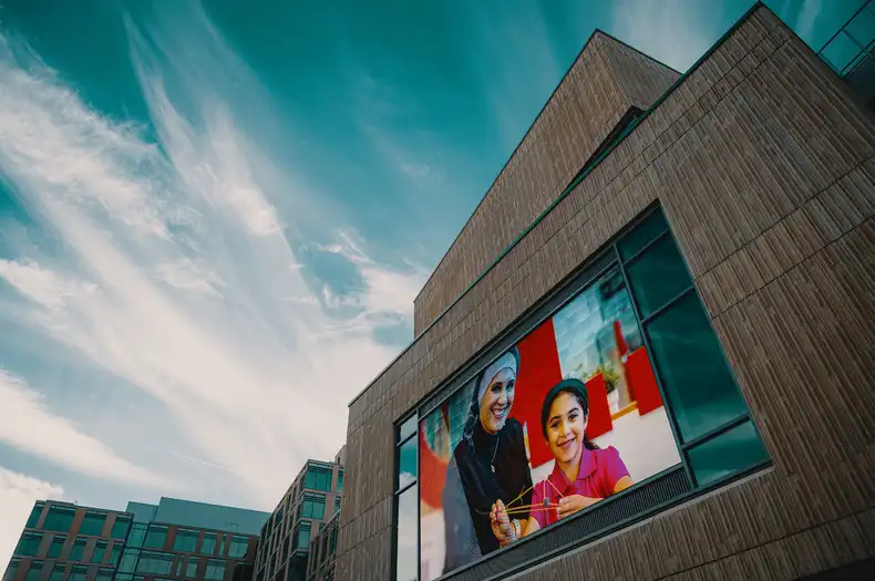 Elevate your marketing with programmable digital signage